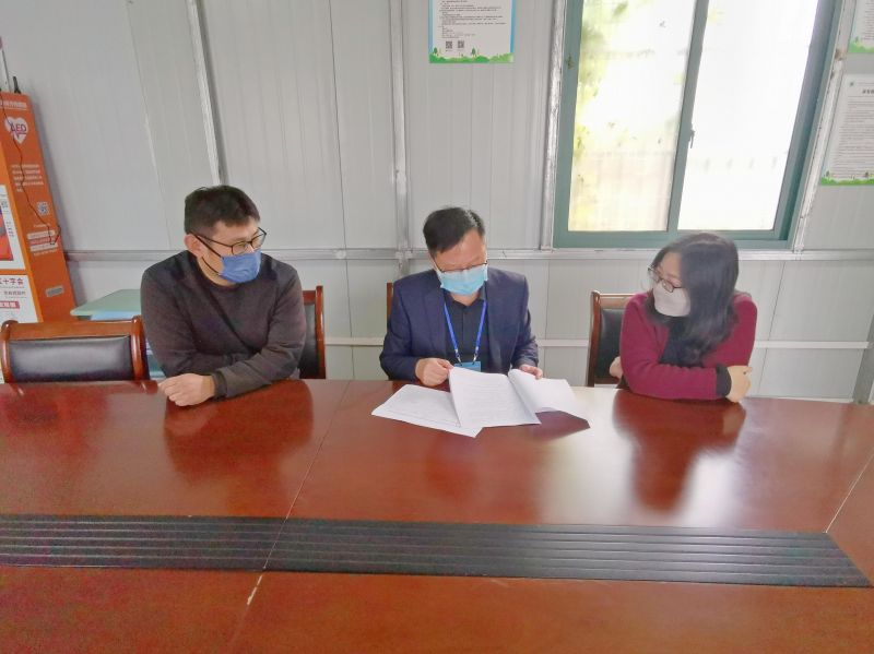 �Ϸ��а��c·����С�W����У���㡰���n��ӭ�͌W�z��