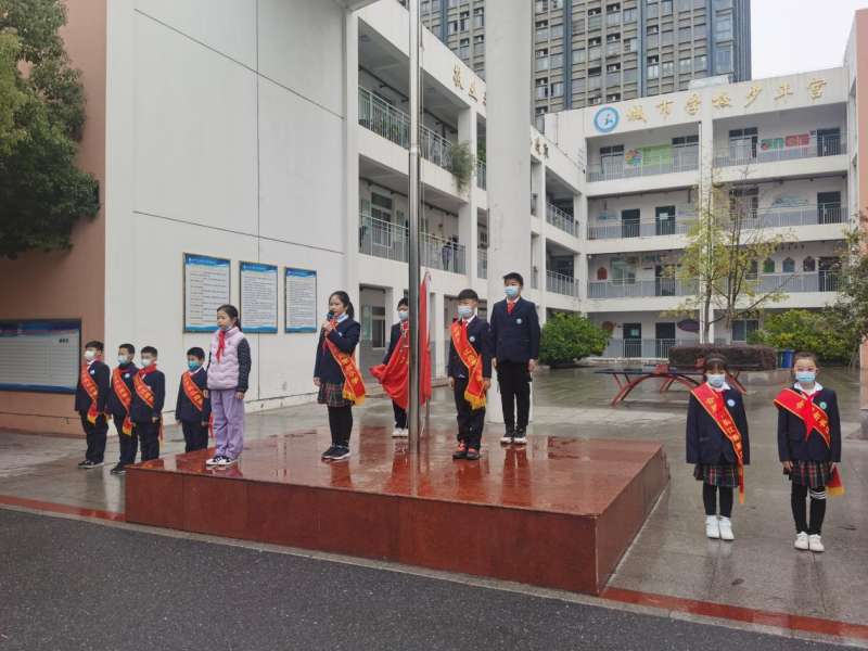 �Ϸ����L��С���Ļ��@У�^(q��)�_չ�����o(h��)�h(hu��n)�� �v���l(w��i)��������xʽ