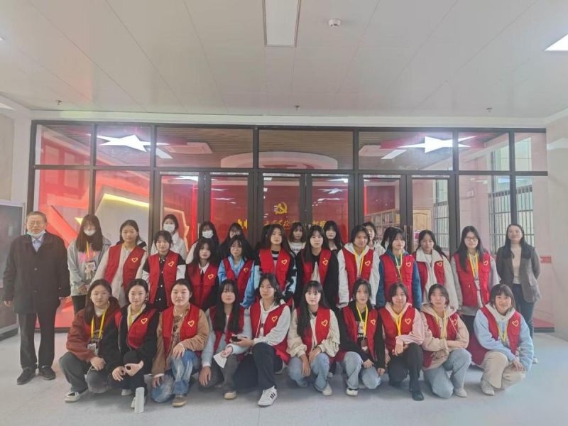 �Ϸʹ��I�WУ�D���^�ڄӽ������`�nϵ�Ј��