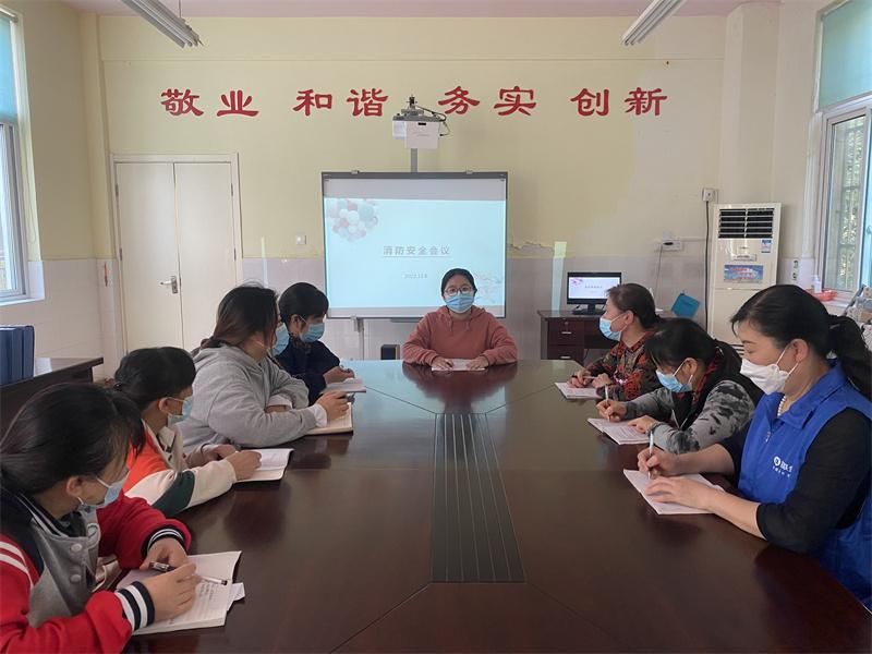 �Ϸ������v�׽̼��F(tu��n)���v�@�^(q��)�_չ�������������}���(d��ng)