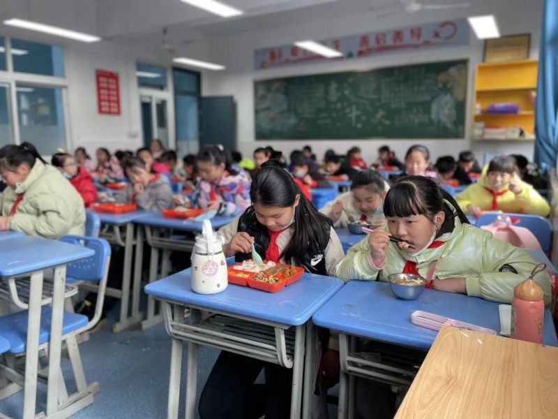 �Ϸ�����ɽС�W��ů����� ׌���ӂ����ůů�ġ�