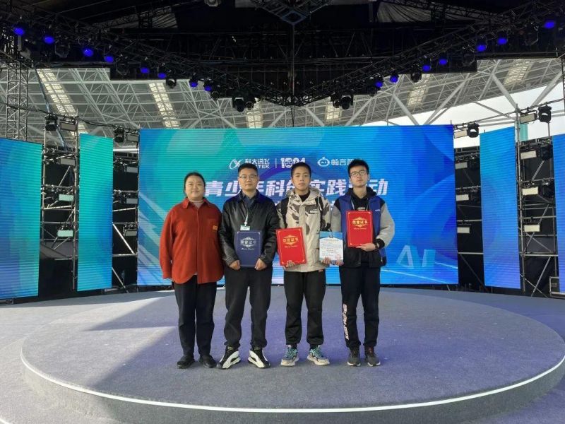 �Ϸʰ��н������F��ɽ��У�Ƅ�����Ԫ����