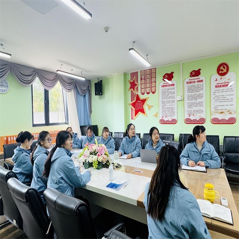 �Ϸ��а��׽������F(tu��n)����֮��ֈ@���ԽK��ʼ������ǰ��