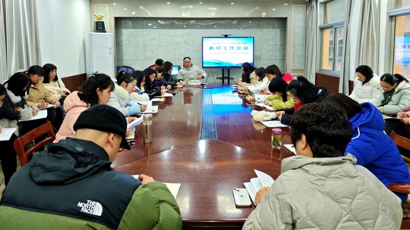 ����С�W(xu��)��(qi��ng)���̿��У����������e