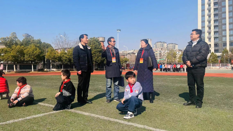 �Ϸ��а��c·����С�W�������F�`ϪУ�^(q��)��î���´��_�W���������cȼ�����������桱