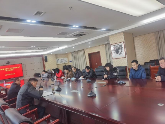 �Ϸʹ��I�WУУ�hί���_���������ǰ������Ҋ��Մ��