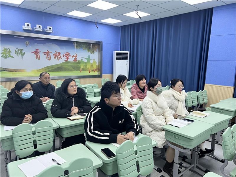 �Ϸ��а��c·����С�W����У�_չ�W�ڵ�һ�Δ��W���л��