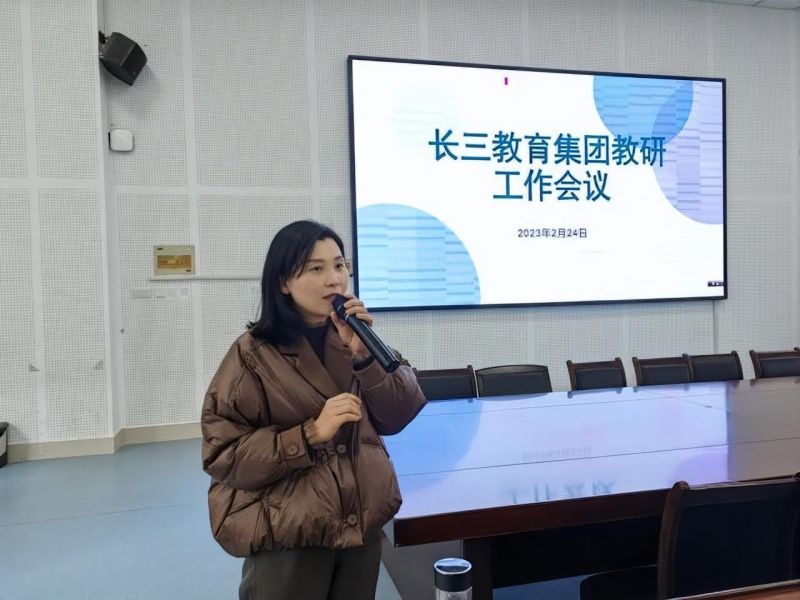 �Ϸ����L��·����С�W�mͤ��У���f������ �ƵZ���M