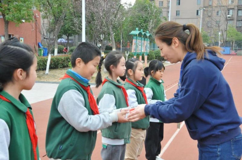 �Ϸ��н�����С�W����x�c�����룬�����Sӯ����