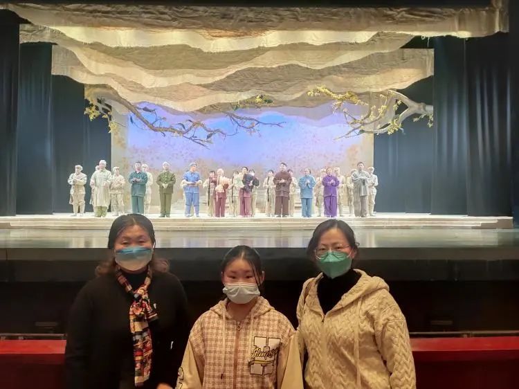 �Ϸ����L�S������С�����܏]���������� ���Ѓ�����y�Ļ�