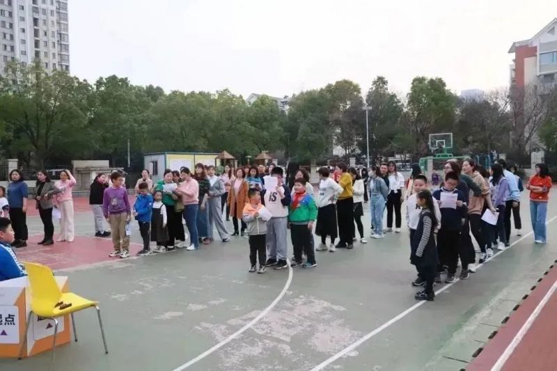 �Ϸ���ꖹ�С�W(xu��)�e�С�ʰ����ҰȤ•��ഺ��ζ���c���˹�(ji��)���