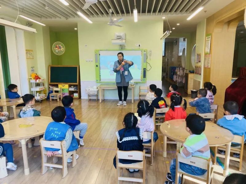 �Ϸ��а��׽������F(tu��n)����֮��ֈ@�������f��o(h��)�G����