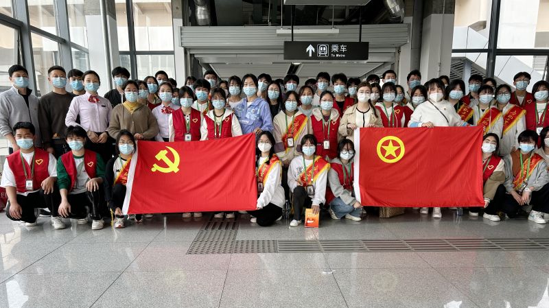 �Ϸʹ��I(y��)�W(xu��)У�c�Ϸ�܉����˾�_չ�h�F(li��n)��־Ը����(w��)���