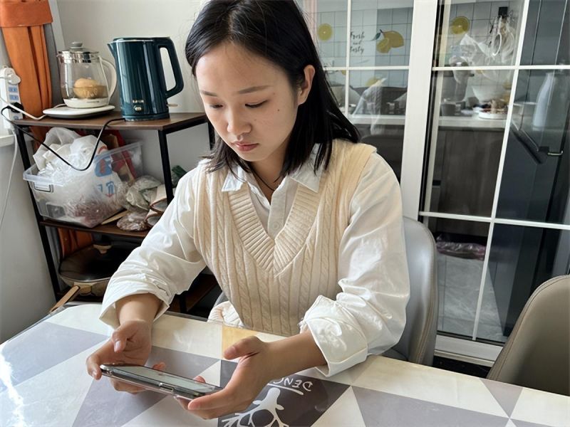 �Ϸ��а��׽������F����֮��ֈ@���ƶ��x�ܣ������^�M