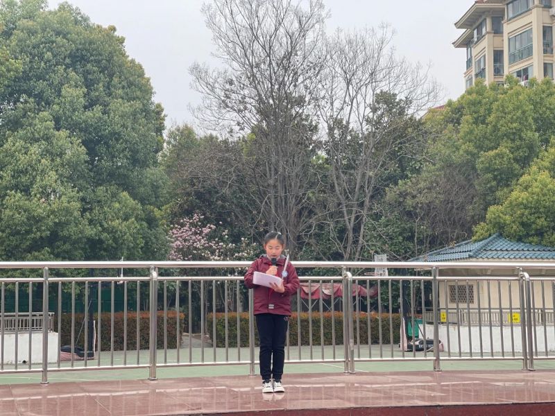 �Ϸ����³�С�W�����oУ�@����������