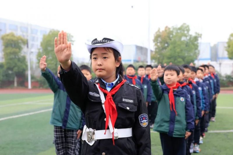 �Ϸ��а��c·����С�W�`ϪУ�^����ͨ��ȫ�MУ�@ �������а���L