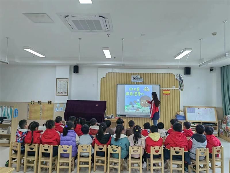 �Ϸ������v�׽̼��F�����ￂ�@����ˮ�����}���