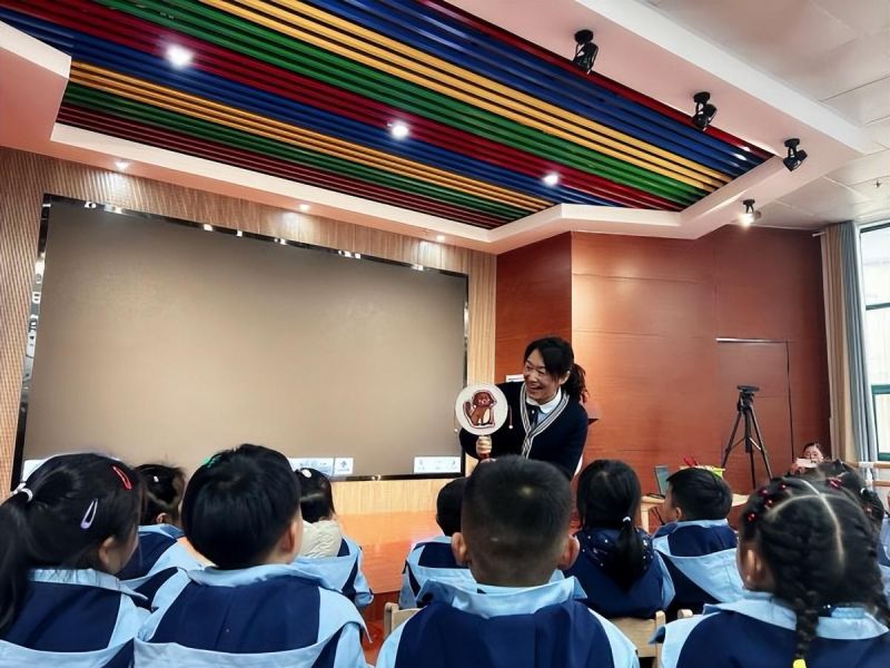 �Ϸ��а��׽������F�������ώ����ӡ��̉����ǡ��ͽ̵��h���