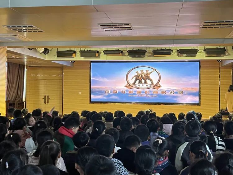 �Ϸ����L�S������С�M��ȫ�w�W���^���ۇ����}ӰƬ