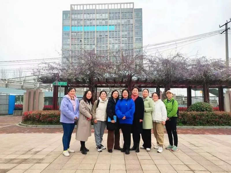 �Ϸ��а��c·����С�W����У��ͬ�Ĺ��� �V����У��ƪ��