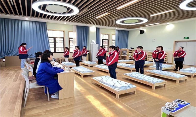 ���ֻ��� ����ͬ�С����Ϸ�����Ϫ�����׃��@�e�б����T���ܴ�ِ