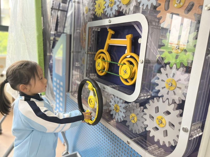 �Ϸ���ֱ�ٙC�P�׃��@�_չ�����D(zhu��n)�ƌW��̽���W�ء���̽��̽�����