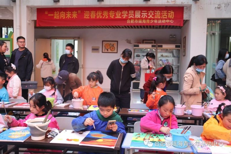 �Ϸ��Ь����������������_չӭ��ɫ�ʌ��I�W�T����չ