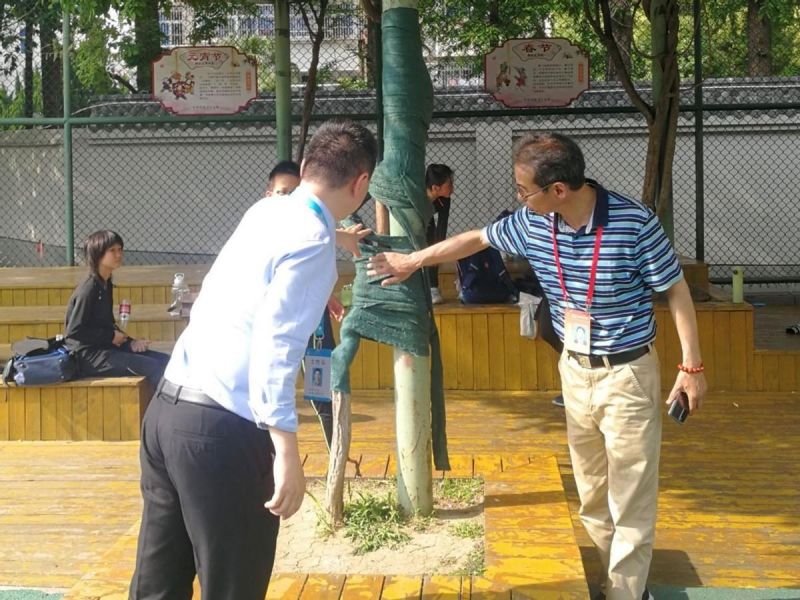 �Ϸ��л���С�ӻ�У�^�����W���I�١��p�p�� ��ȫѲ��������