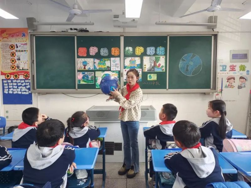 �Ϸ��а��c·����С�W����У�^����۵��� ���C����