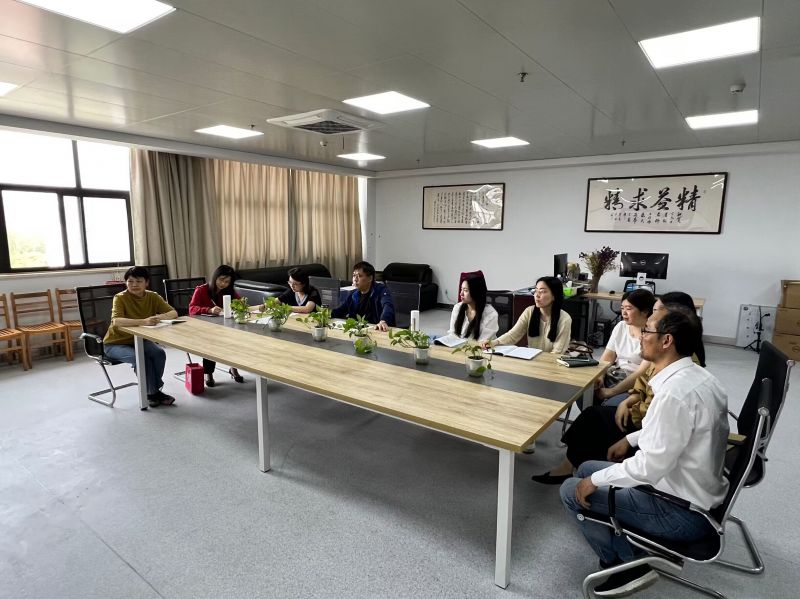 �Ϸʹ��I(y��)�W(xu��)У˼���n���Ľ��нM�_(k��i)չ���w���n���(d��ng)