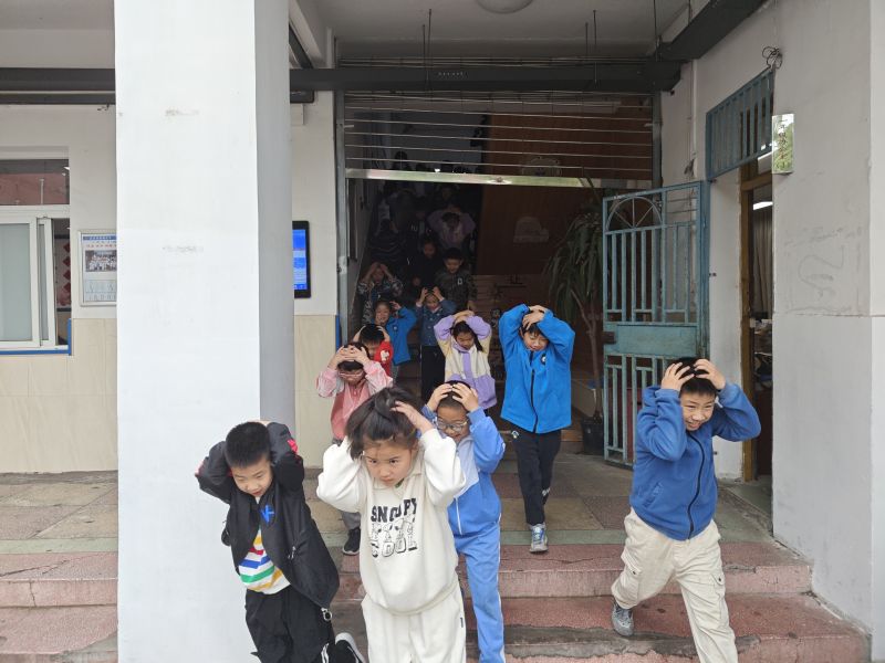 ���c�и���С�W(xu��)�_չ������U����(x��)