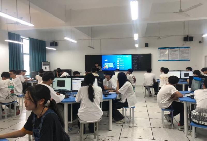 �Ϸʹ��I�WУ�ɹ��e�k�м����_�n