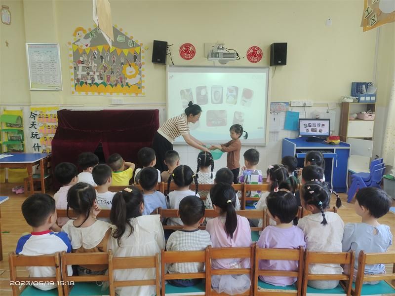 �Ϸ������v�׽̼��F���v�@�^�_չ��ˮ������ϵ�л��