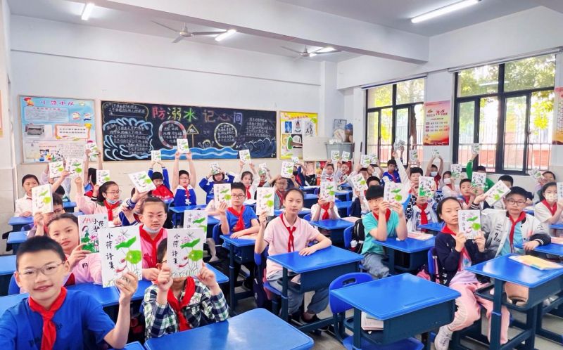 �Ϸ��а��c·����С�W�`ϪУ�^���pߵԊ����T���Ԅ���С��Ԋ����