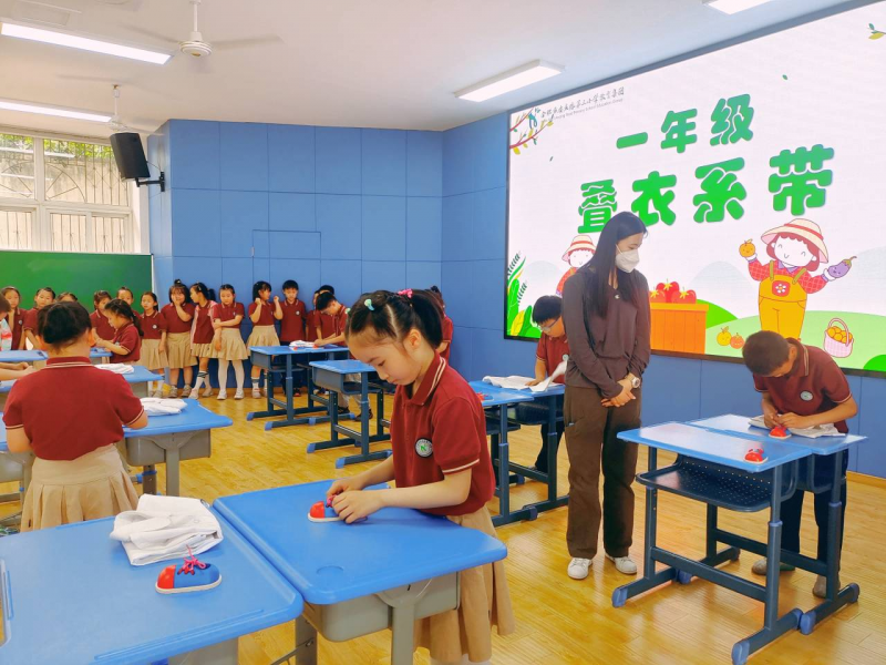 �Ϸ��а��c·����С�W���t·У�^�_չ�ڄӼ��ܴ��ƴ