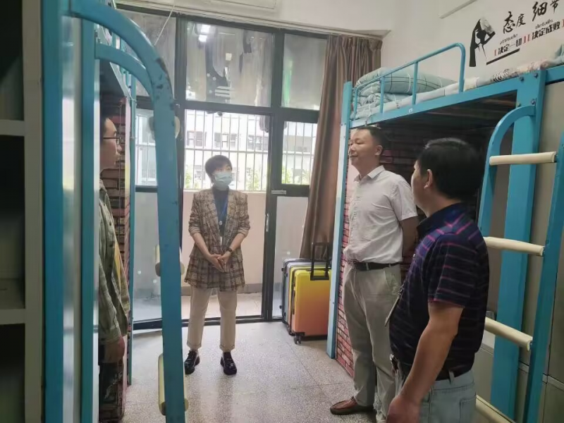 �Ϸʹ��I(y��)�W(xu��)У�_չ���������u(p��ng)�x���(d��ng)