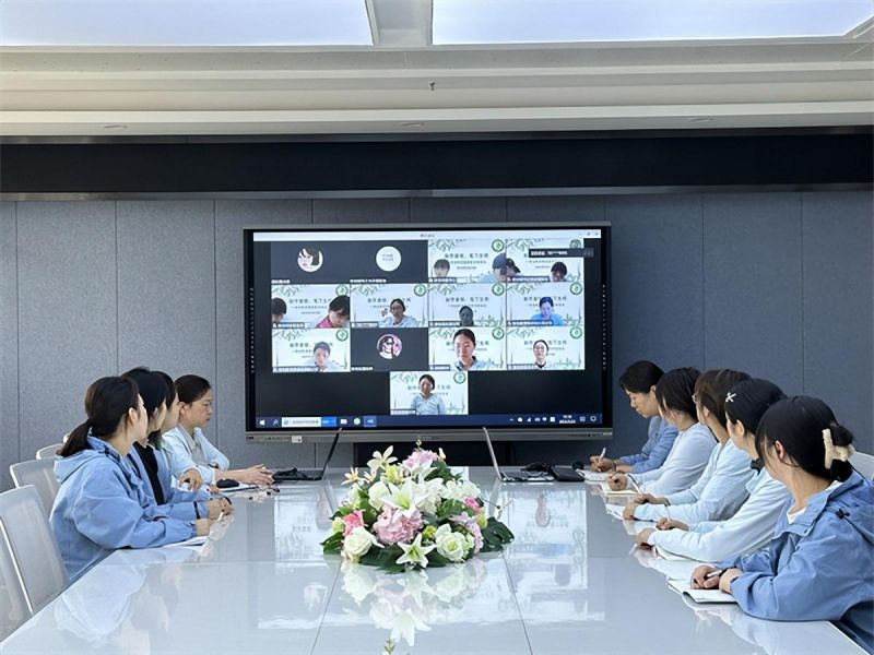 �Ϸ��а��׽������F�����F��_չ��׫�����Y����Ӗ���