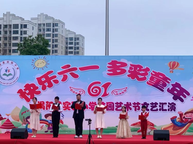 �uꖿh���С�W���옷��һ ���ͯ�ꡱ����У�@�Ļ�ˇ�g����ˇ�R��