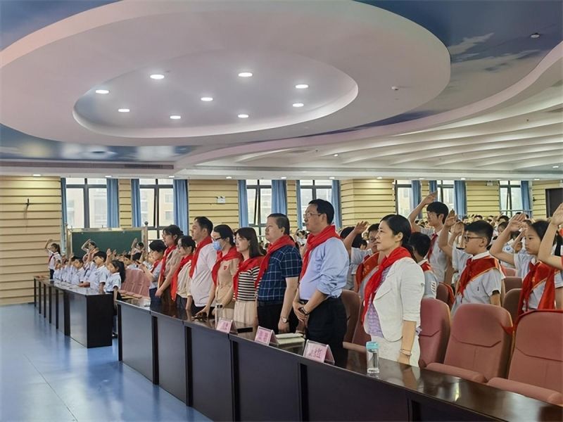 �Ϸ�������·С�W�s�ǻ��@��У�e����꠆T��ꠃxʽ