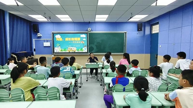 �Ϸ��а��c·����С�W����У�M�����_��ĩ�W����Մ��