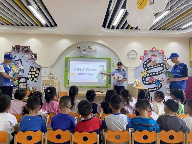 �Ϸ����p���׃��@�������F���Ƿֈ@�������MУ�@ �o�������L