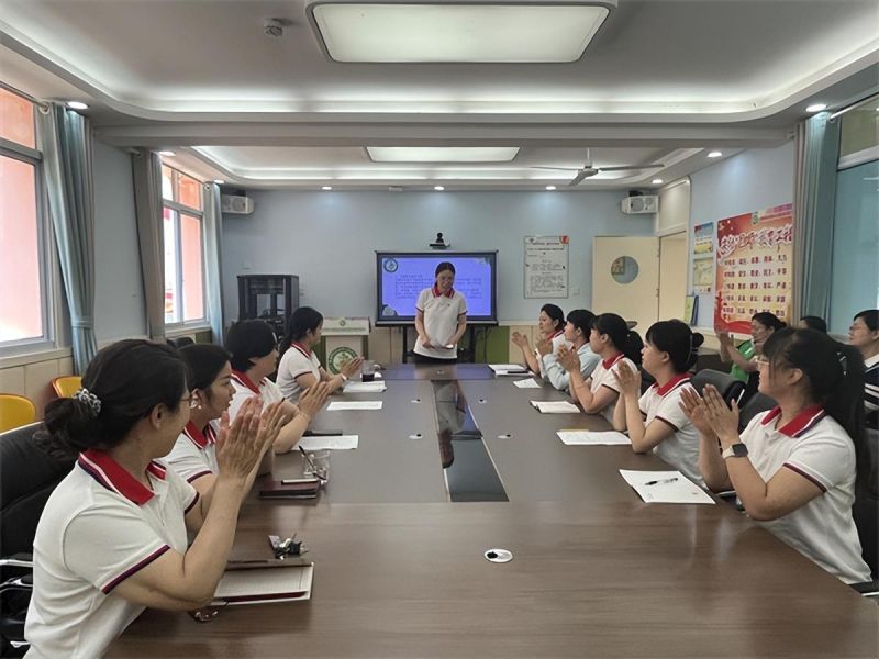 �Ϸ��а��c·�׃��@�������F������ģ�����ǰ�У�����δ��