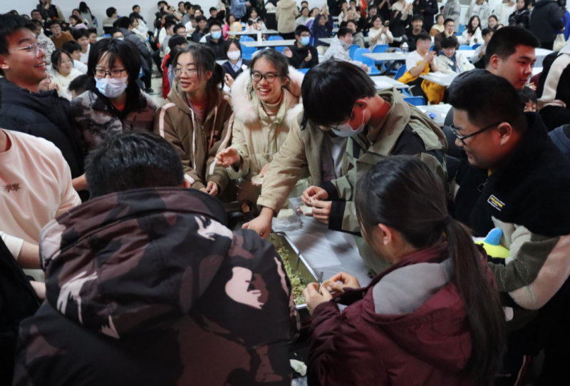 �Ϸʰ��н������F��ɽ��У�e��2023���S�չ����