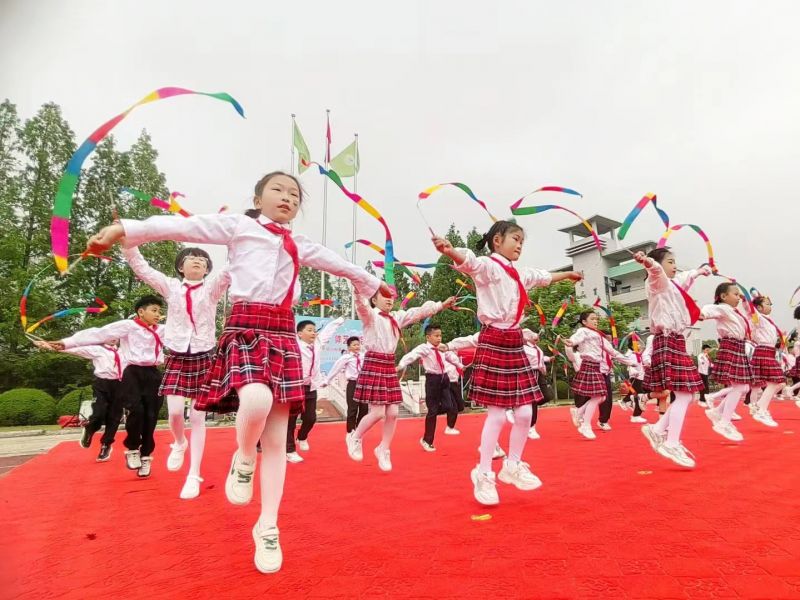 �c�㡰ͯ�������]ꖅ^У�@�c��һ��Ӿ��ʼ���