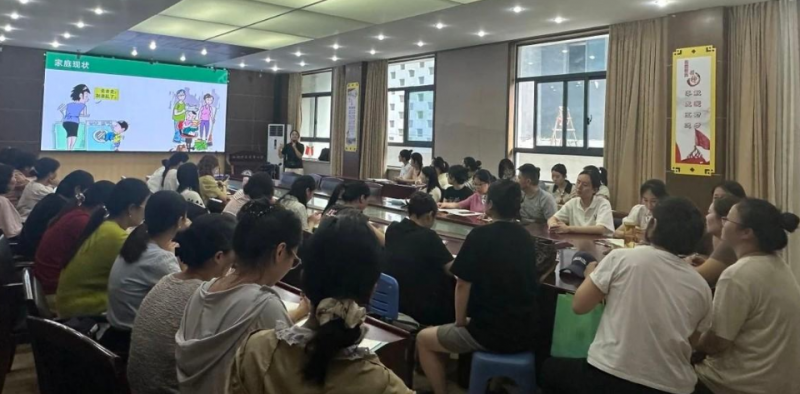 �Ϸ������b��С�W�������F�_չ�ڄӽ�����Ӗ