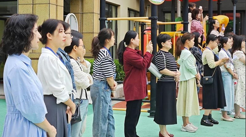 �Ϸ����p�׽������F���Ƿֈ@�_չ�^Ħ�������