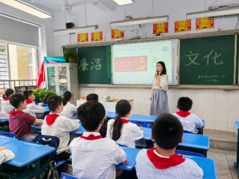 �����������F(tu��n)����У�^(q��)�����L(f��ng)��(r��n)ͯ��    ����������