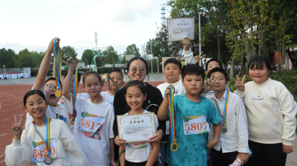 �Ϸ��н�����С�W�e�k��ʮ�����＾�\�ӕ�