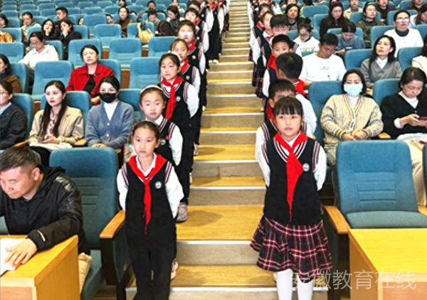 �Ϸ������b��С�W�������F�̌W�ɹ������ߵ�ʮ��Ì��ֹ����Ӄxʽ