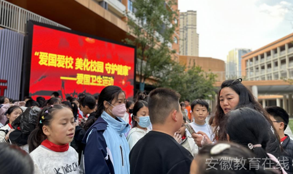 �Ϸ��к��D�WУ�_չ�ۇ��l���\��